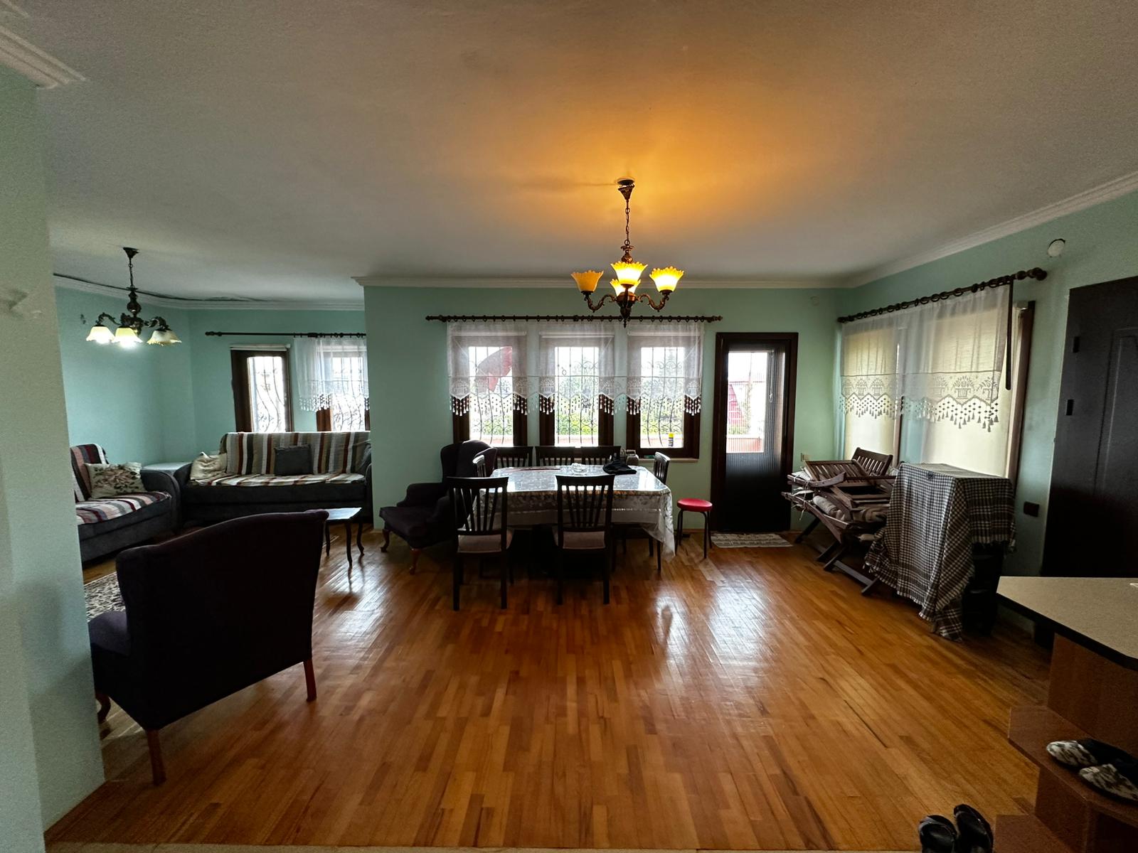 MABEL GAYRİMENKUL/ADACIKTA DENİZ MANZARALI 3 KATLI SATILIK VİLLA